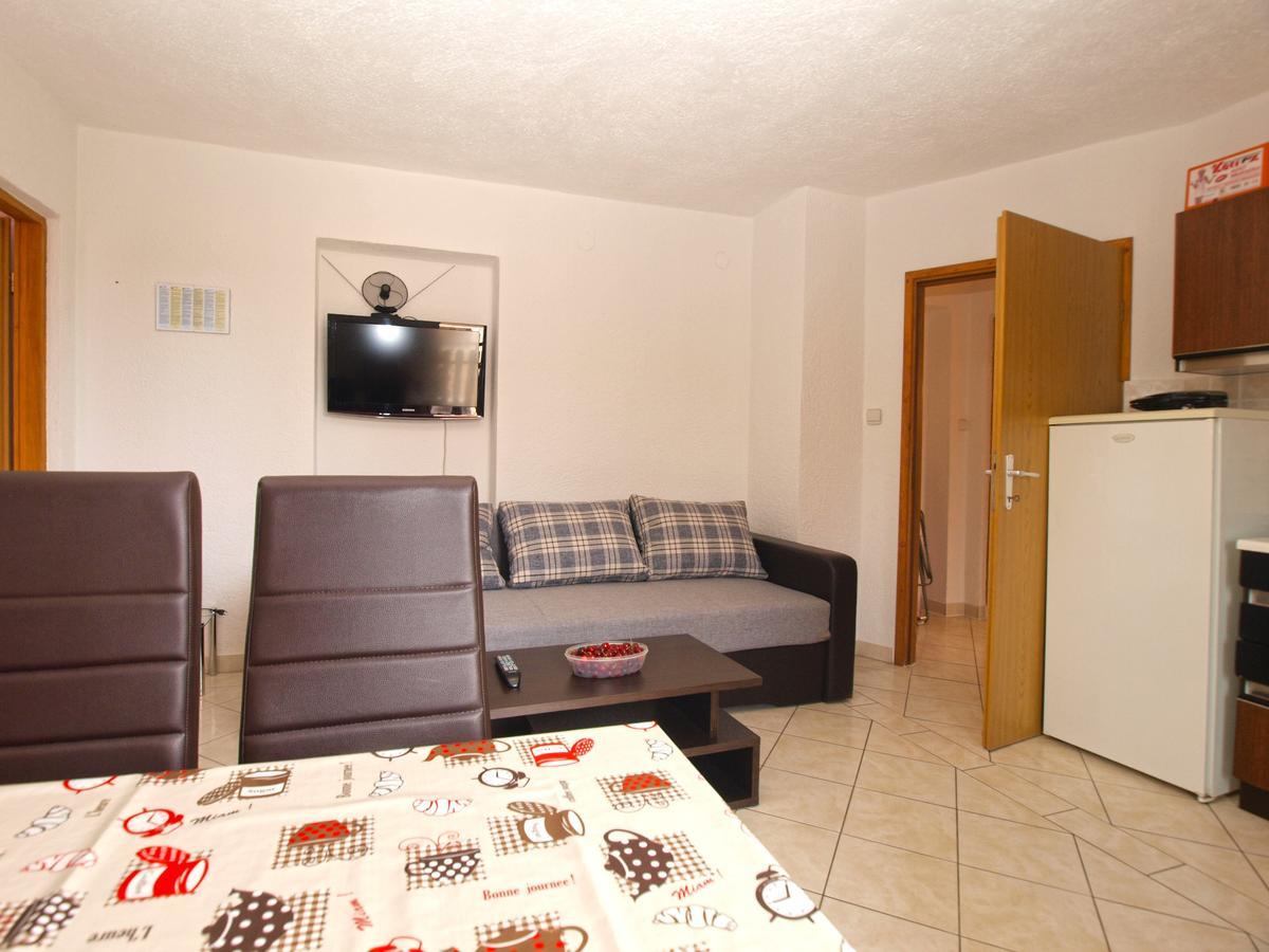 Apartments Mirko 647 Pula Exterior foto