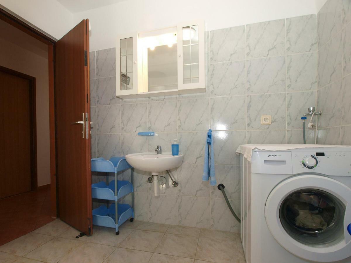 Apartments Mirko 647 Pula Exterior foto